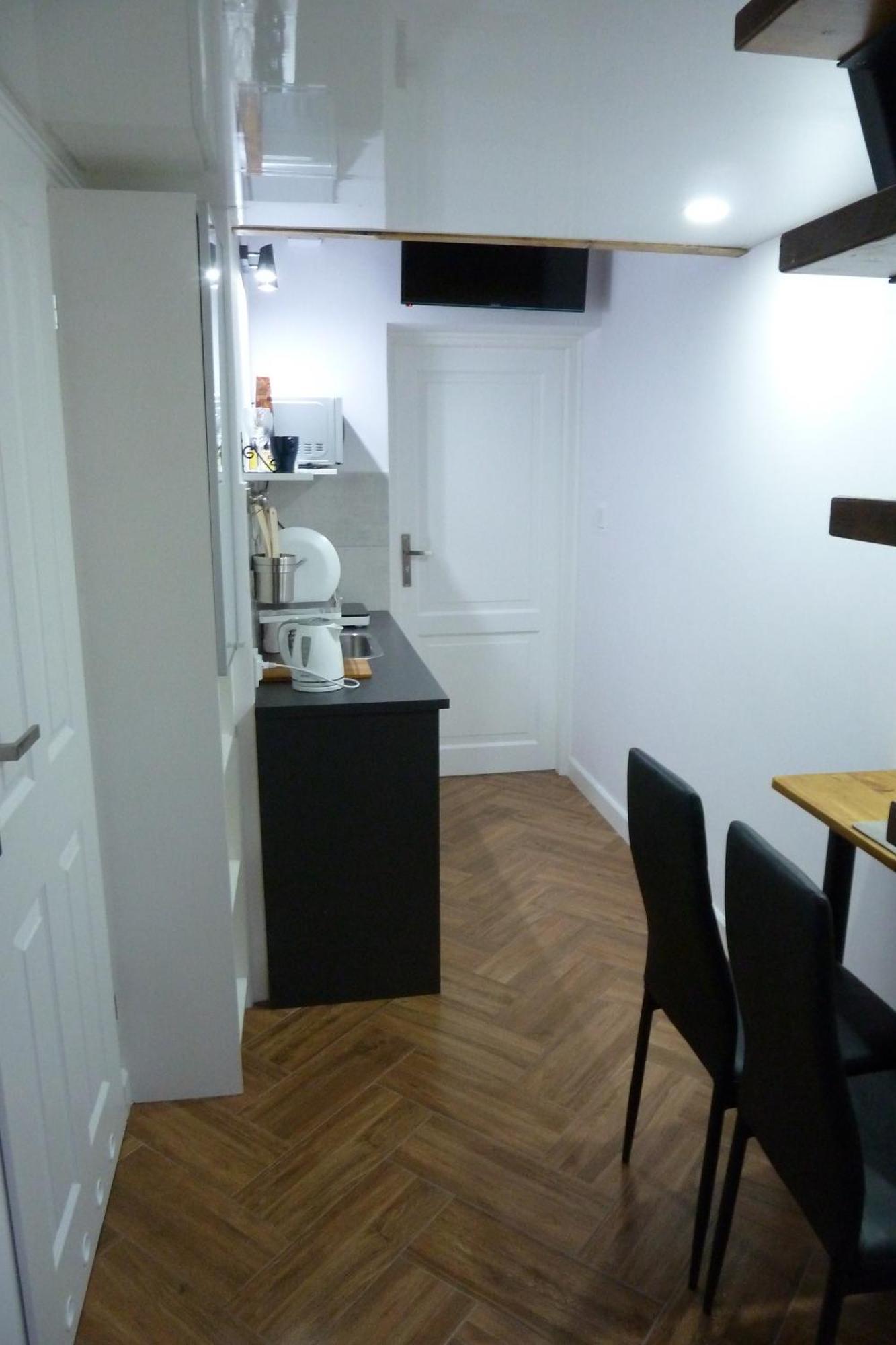 Studio Apartment